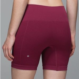 Lululemon Sculpting Shorts Size 6